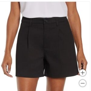 NWT‎ Banana Republic Women's Pleated Short Black 6